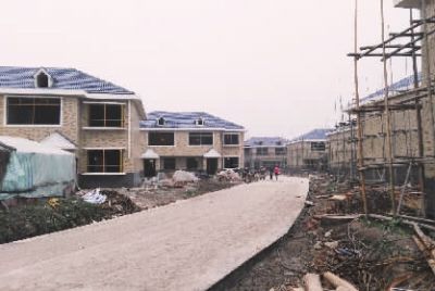 建設(shè)中的江洲墟場(chǎng)安置小區(qū)。